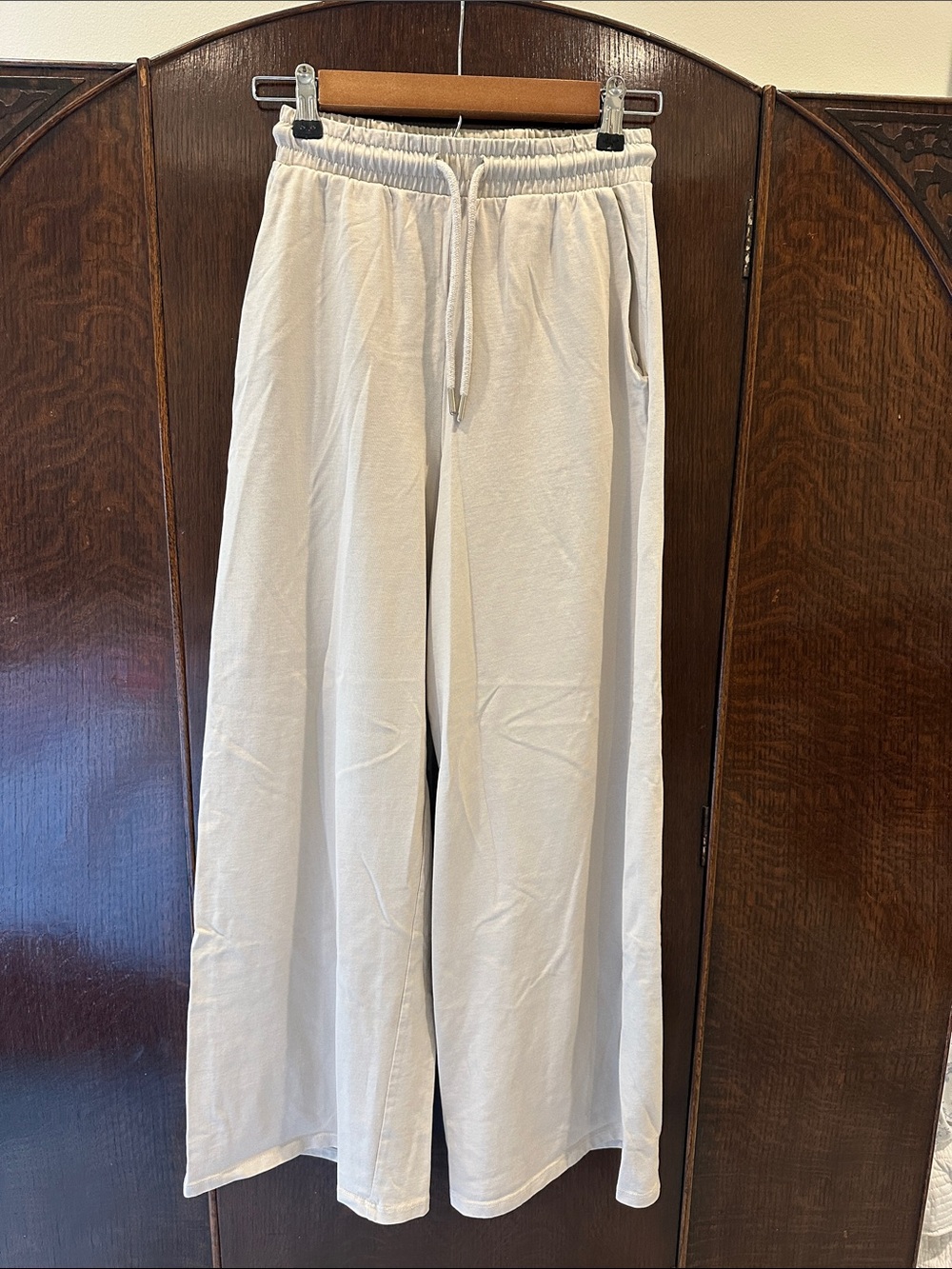 Zara Wide-Leg Drawstring Sweatpants in Cream